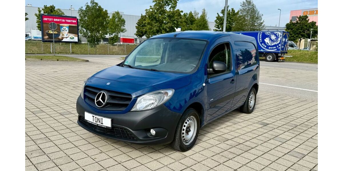Mercedes-Benz Citan 61.000 km 8.900 &euro; München 81243