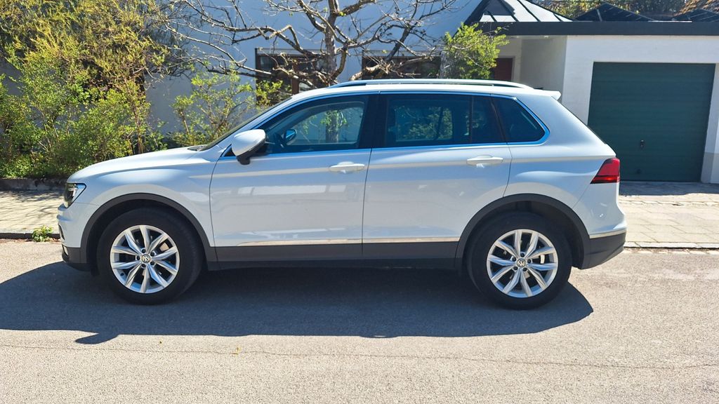 VW Tiguan 95.200 km 19.400 &euro; München 81377