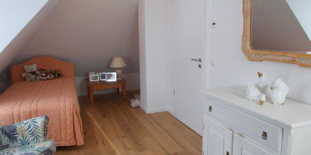 Tolles Walmdach-DHH in Gilching 7 zimmer