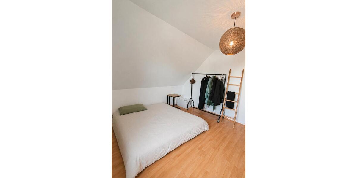 Dachgeschoßwohnung Röhrmoos - 3 Zimmer, 80 m&sup2;, 1.400&euro; | Angebot:26350715
