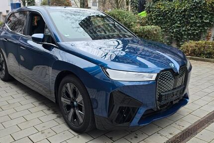 BMW iX 23.500 km 48.999 € München 80689