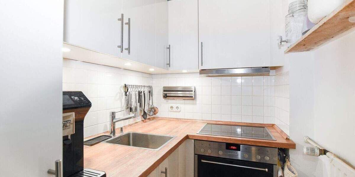 Aigner Immobilien GmbH - Vermietet: Schickes, sehr gepflegtes Apartment mit Balkon in guter Lage 1 zimmer