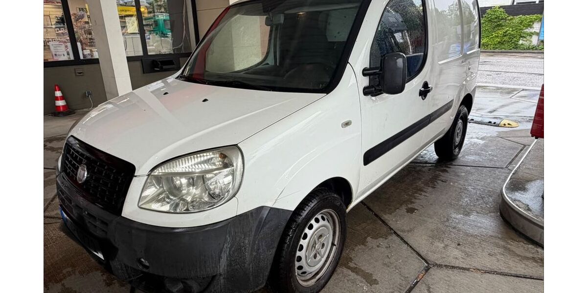 Fiat Doblo 279.000 km 2.999 &euro; München 81829
