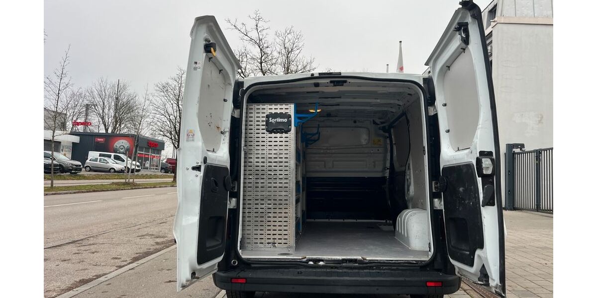 Opel Vivaro 45.920 km 16.890 &euro; München 81825