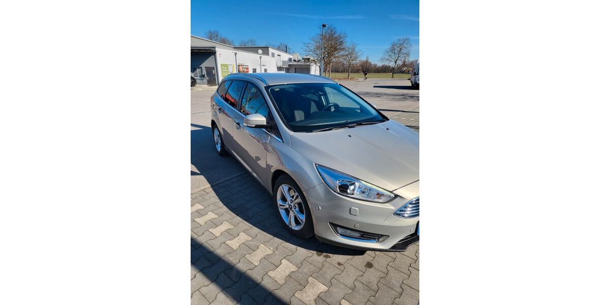 Ford Focus 136.815 km 9.900 &euro; Emmering 82275