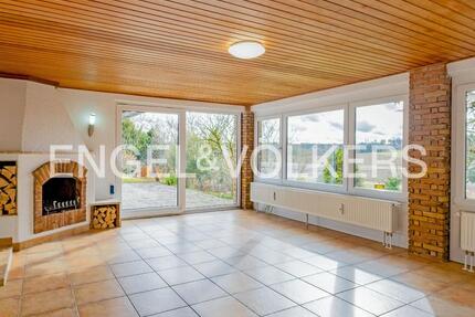 Wohnung Erdweg - 4 Zimmer, 150 m&sup2;, 1.800&euro; | Angebot:25223244