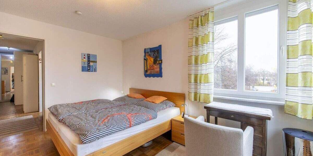 Sofort verfügbar! - Schöne, helle 2-Zimmer-Wohnung mit Tageslichtbad und Balkon sowie Tiefgarage 2 zimmer