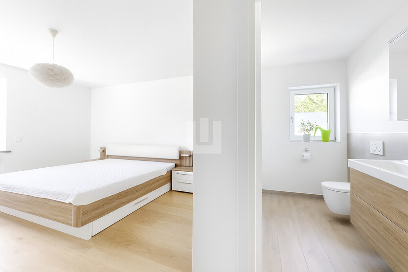 WINDISCH - Modern renovierte DHH für eine große Familie in ruhiger Lage von Gröbenzell-Süd