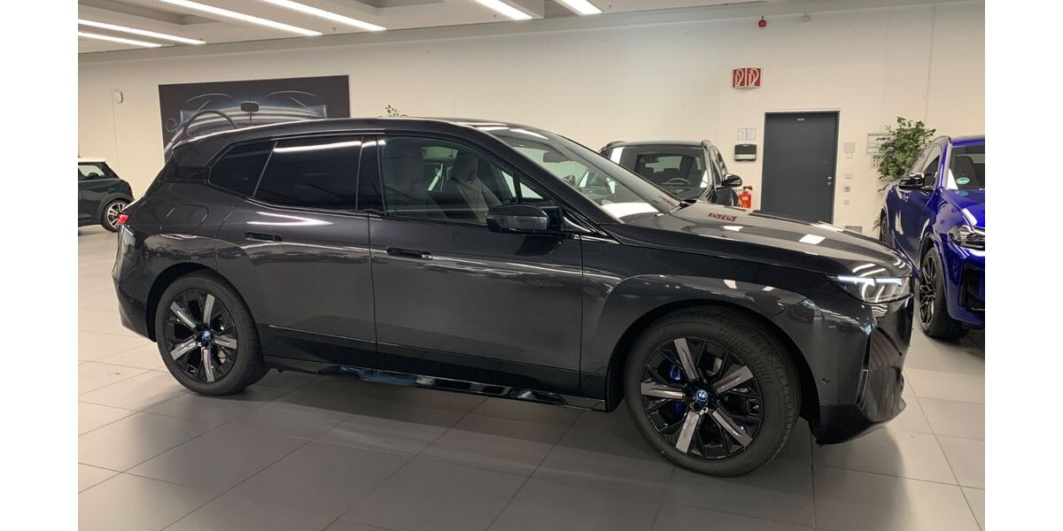 BMW iX 10.500 km 56.899 &euro; Unterschleißheim 85716