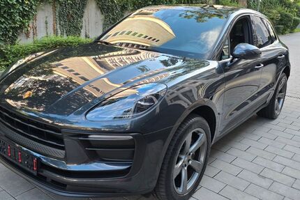 Porsche Macan 43.500 km 56.999 &euro; München 80689