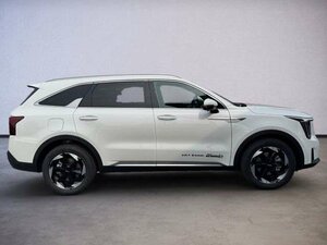 Kia SORENTO PE 1.6T PHEV AWD PLAT 7S NAP PR 2.000 km 58.990 € Höhenkirchen-Siegertsbrun 85635