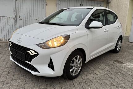 Hyundai i10 27.300 km 11.790 &euro; München 80939