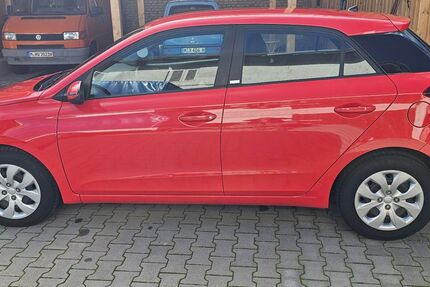 Hyundai i20 37.200 km 11.300 &euro; Feldkirchen 85622