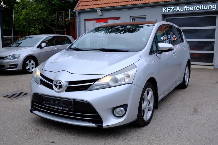 Toyota Verso 167.423 km 5.900 € München 81249