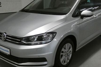 VW Touran 221.696 km 13.700 € München 81825