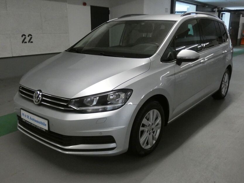 VW Touran 221.696 km 13.700 € München 81825