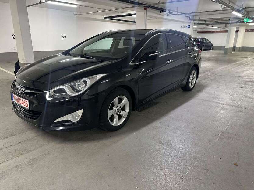 Hyundai i40 125.548 km 9.490 € München 81929