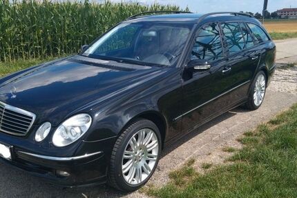 Mercedes-Benz 280 216.000 km 6.999 &euro; Germering 82110