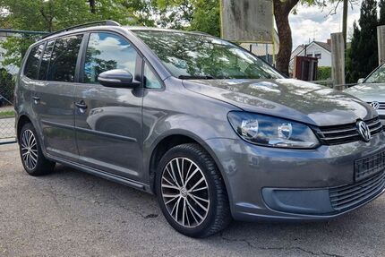 VW Touran 262.403 km 3.000 &euro; Fürstenfeldbruck 82256