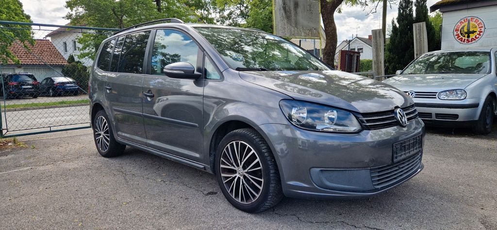 VW Touran 262.403 km 3.000 &euro; Fürstenfeldbruck 82256