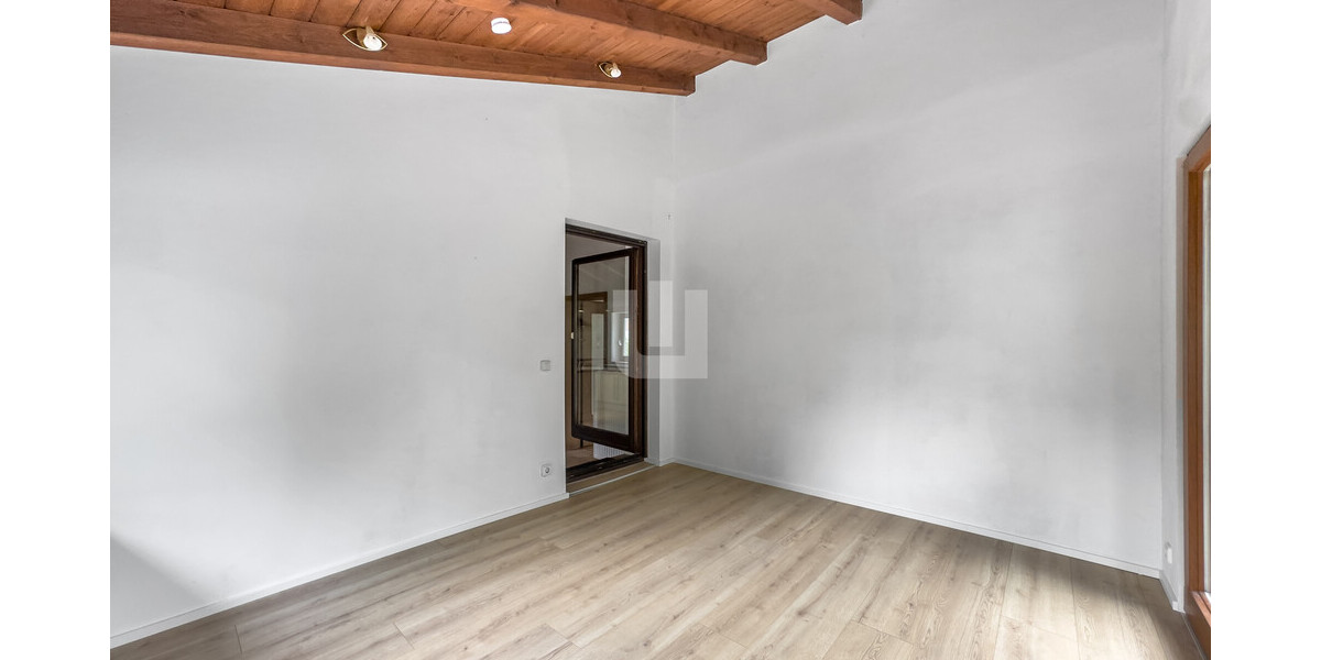 WINDISCH IMMOBILIEN – Gewerbeimmobilie mit vier Büros und einer Wohnung - ideal für den Mittelstand - Gewerbeobjekt Oberschleissheim | Angebot:22150182