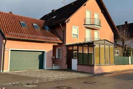 Haus zum Kaufen in Hallbergmoos 870.000 € 192 m² 8 zimmer