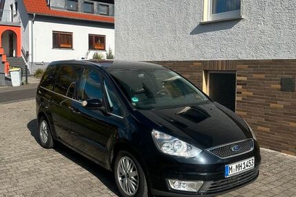 Ford Galaxy 203.000 km 4.550 € München 81547
