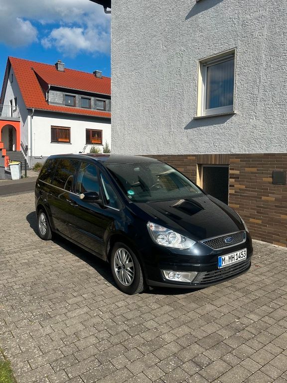 Ford Galaxy 203.000 km 4.550 € München 81547