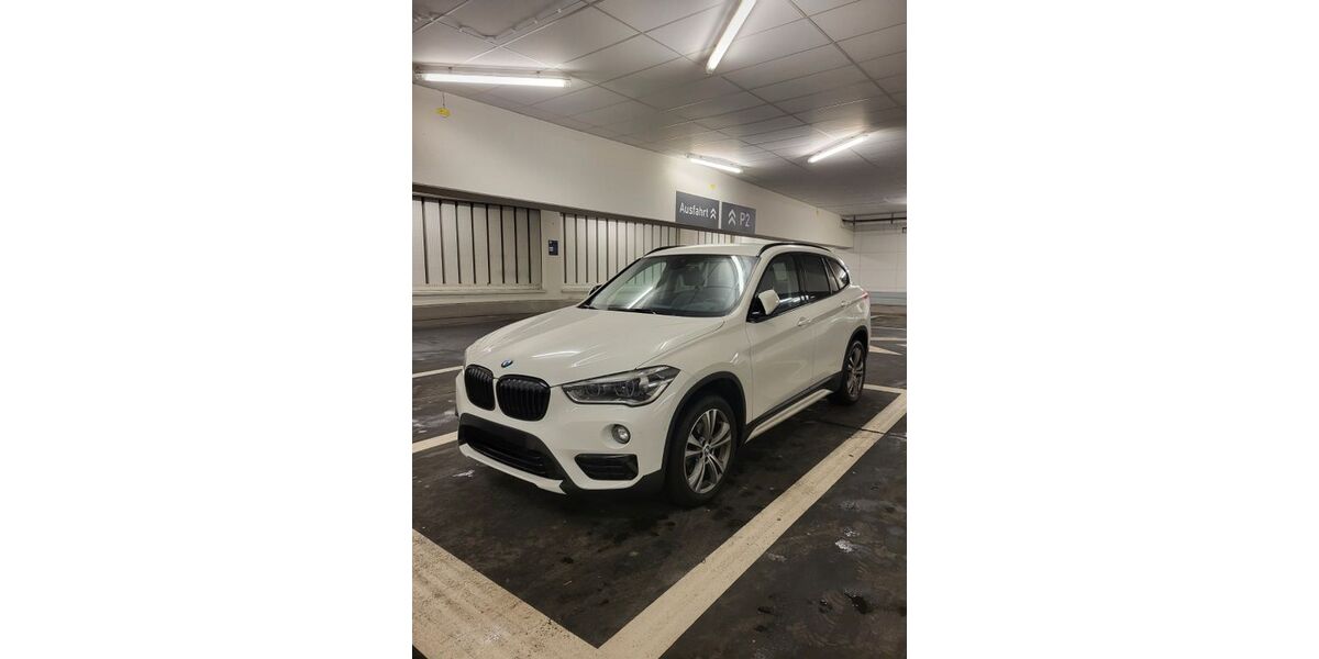 BMW X1 97.000 km 22.999 &euro; München 81673
