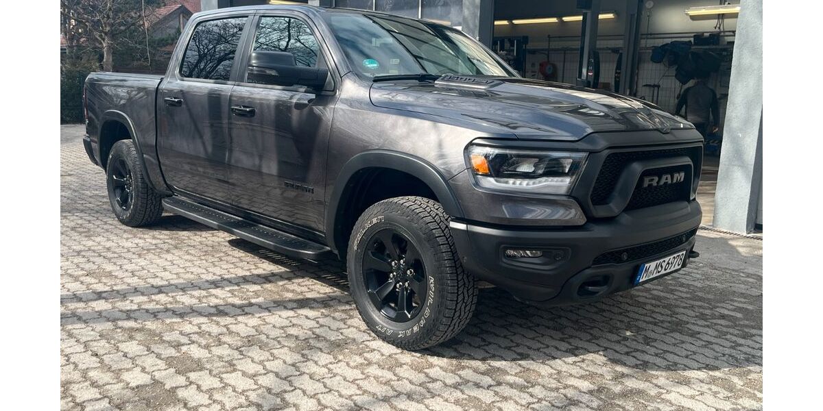 Dodge RAM 24.000 km 69.980 &euro; München 81825