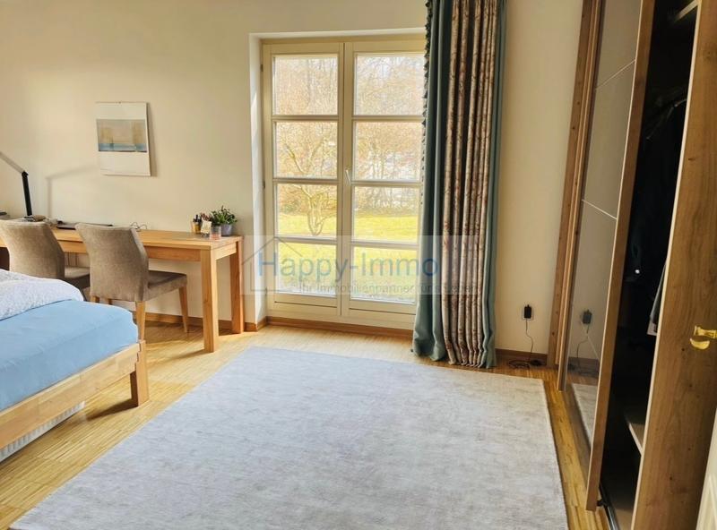 270 qm eigener Garten 2 Terrassen 2 Zimmerwhg EBK Duplex TG unten 2 zimmer