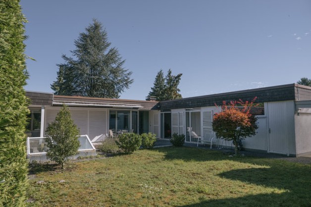 Exklusiver Bungalow mit Schwimmbad auf Südgrundstück - Einfamilienhaus Krailling | Angebot:26829668