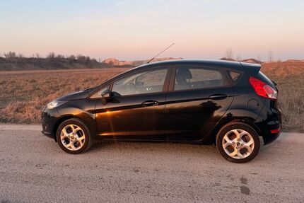 Ford Fiesta 99.500 km 5.750 &euro; München 80937