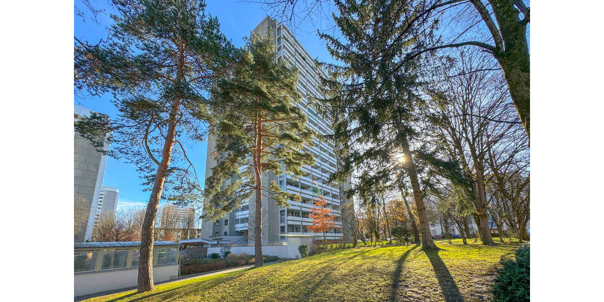 Etagenwohnung München Bogenhausen - 3 Zimmer, 93 m&sup2;, 2.200&euro; | Angebot:26487108