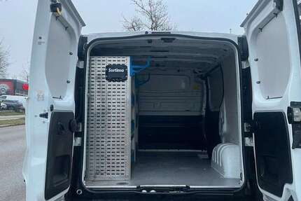 Opel Vivaro 58.607 km 16.990 &euro; München 81825