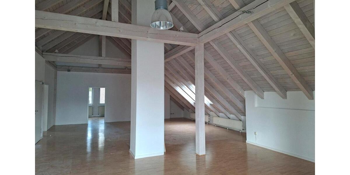 Dachgeschoßwohnung München Sendling-Westpark - 3 Zimmer, 125 m&sup2;, 2.200&euro; | Angebot:26300360