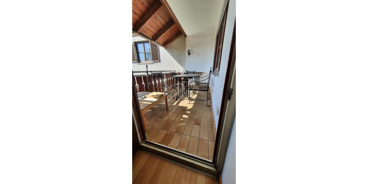 Etagenwohnung Holzkirchen - 3 Zimmer, 84 m&sup2;, 1.100&euro; | Angebot:25639208