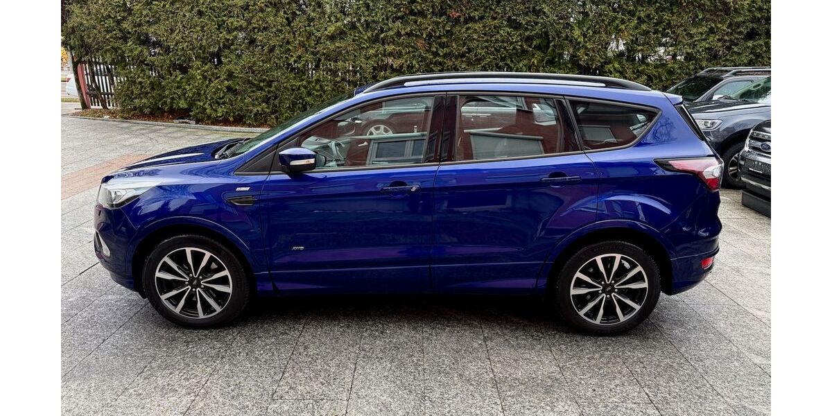 Ford Kuga 94.000 km 13.980 € München 81827