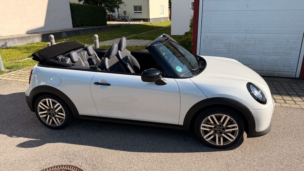 Mini Cooper Cabrio 1.500 km 29.900 &euro; Unterföhring 85774