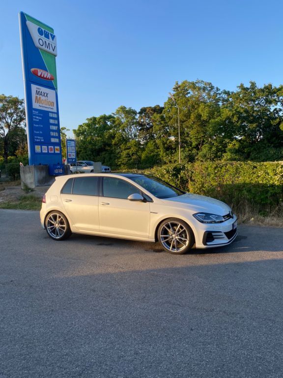 VW Golf 129.999 km 18.400 € KIRCHHEIM BEI MÜNCHEN 85551