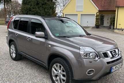 Nissan X-Trail 218.000 km 8.000 &euro; München 81671