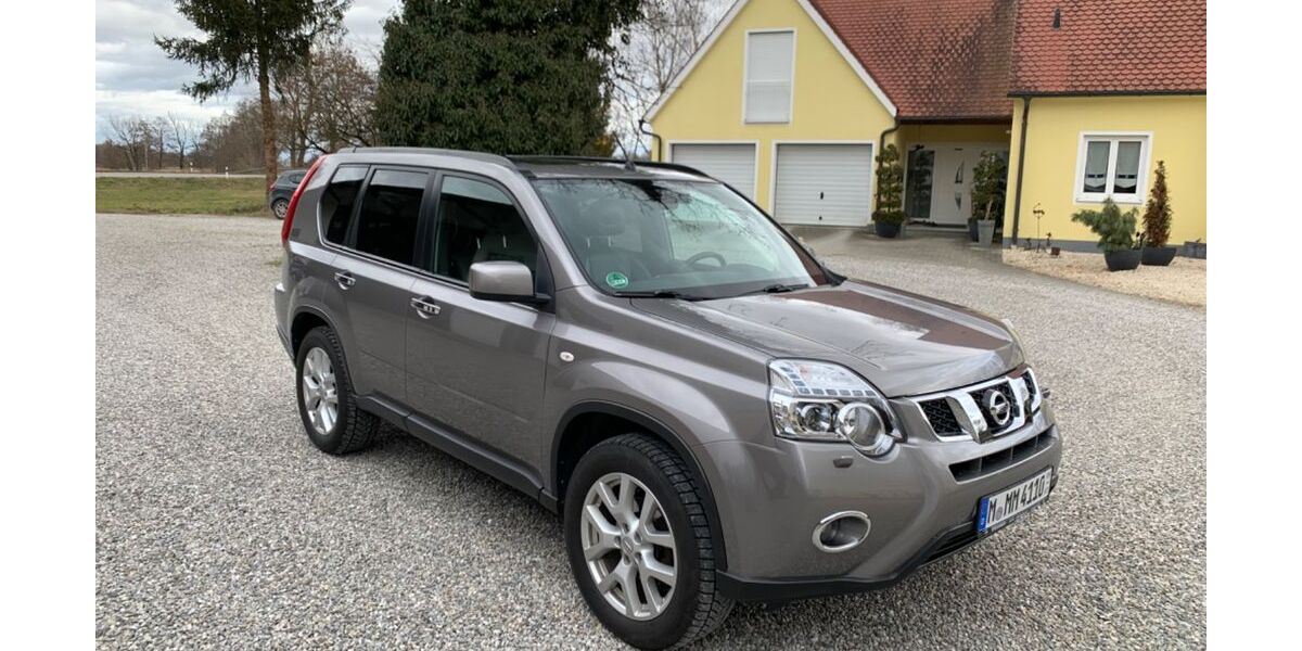 Nissan X-Trail 218.000 km 8.999 &euro; München 81671