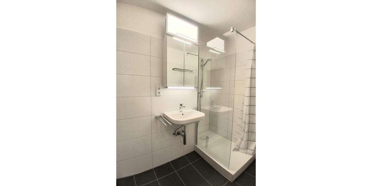 Etagenwohnung Unterhaching - 3 Zimmer, 70 m&sup2;, 1.800&euro; | Angebot:26226424