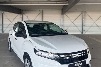 Dacia Sandero 10.300 km 14.370 &euro; München 81249