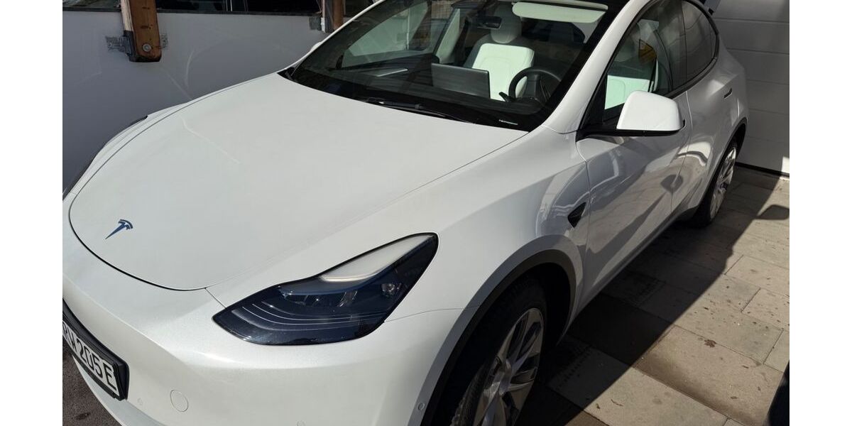 Tesla Model Y 47.000 km 31.800 &euro; München 81377