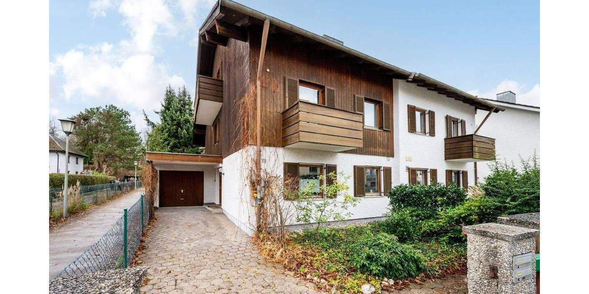 AIGNER - Charmante Doppelhaushälfte mit großem Garten und viel Raum für Ihr neues Zuhause! 6 zimmer