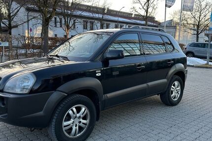 Hyundai TUCSON 180.000 km 3.900 &euro; Haar 85540