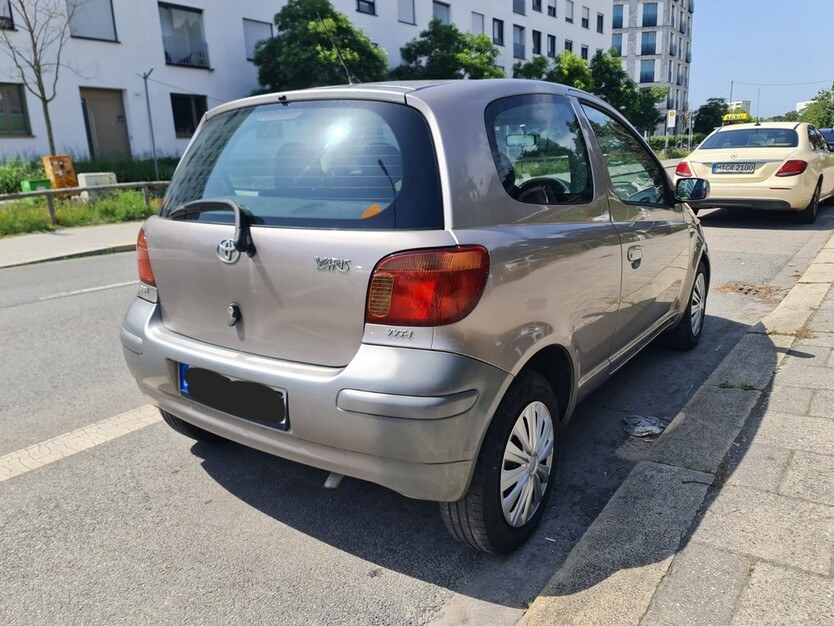 Toyota Yaris 297.999 km 1.550 € München 80313