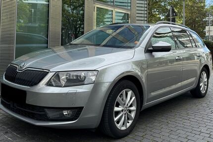 Skoda Octavia 143.000 km 11.999 € Hohenlinden bei München 85664