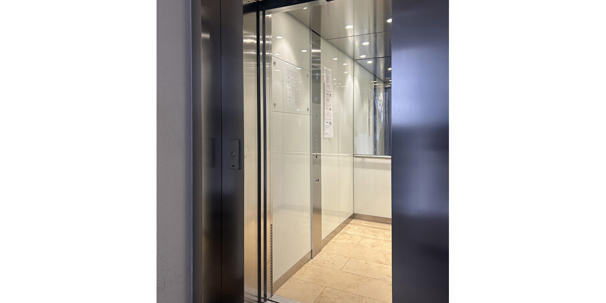 Bestlage Universität, aussergewöhnliche Sanierung und Innenausstattung 2 zimmer